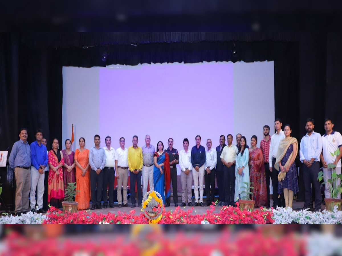Dholpur: राष्ट्रीय मिलिट्री स्कूल में हिंदी संगोष्ठी का हुआ आयोजन