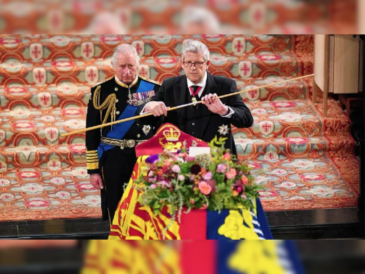 Queen Elizabeth II funeral: ଅନ୍ତିମ ସଂସ୍କାର ବେଳେ ରାଣୀଙ୍କ କଫିନରେ କାହିଁକି ରଖାଗଲା ଭଙ୍ଗା ବାଡ଼ି?  