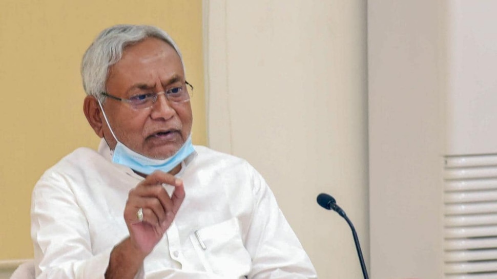 Bihar CM Nitish Kumar: फूलपुर से लोकसभा चुनाव लड़ने की चर्चा पर आया नीतीश कुमार का बयान, बोले- मेरी चाहत…