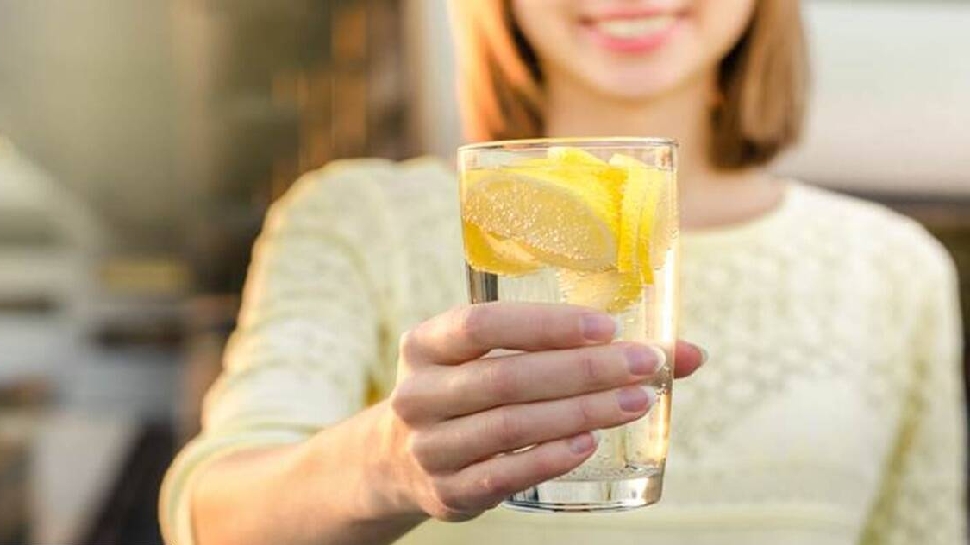 Morning Drink For Glowing Face After Water Know Daily Routine Home morning-drink-for-glowing-face-after-water-know-daily-routine-home