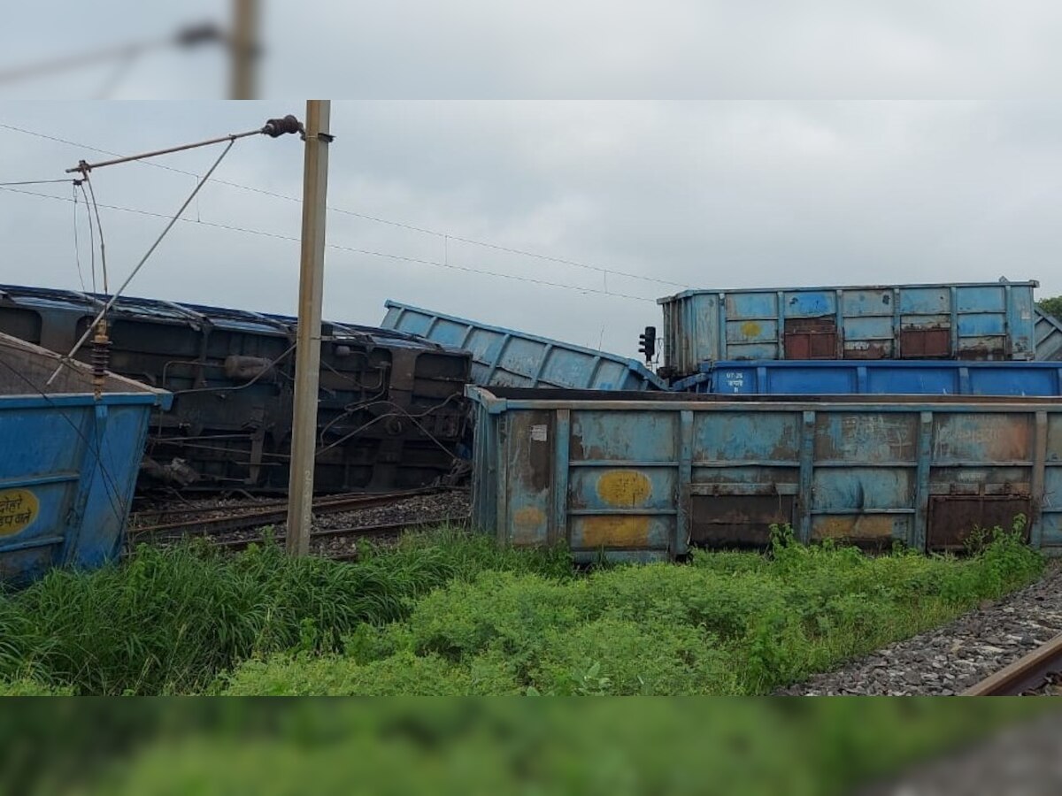 डीडीयू-गया रेल रूट पर मालगाड़ी के 20 डिब्बे हुए डिरेल, हावड़ा- नई दिल्ली रूट की इन ट्रेनों का बदला गया रूट 