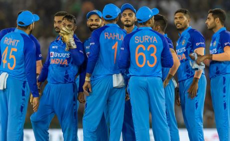 ICC T20 Rankings: अक्षर पटेल को मिला शानदार प्रदर्शन का इनाम, बाबर आजम को लगा झटका