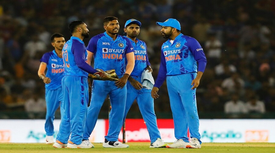 IND vs AUS: दूसरे T20 में 3 खिलाड़ियों का कट सकता है पत्ता, जानिए भारत की Probable Playing 11