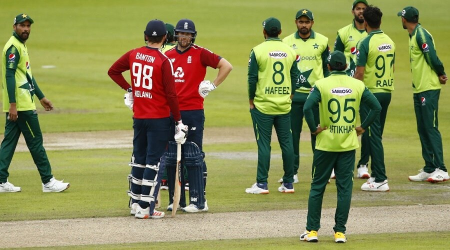 PAK vs ENG: इंग्लैंड के बल्लेबाज ने बताई पाकिस्तानी सुरक्षा व्यवस्था की हकीकत, कहा- वॉशरूम तक होता है हमारा पीछा
