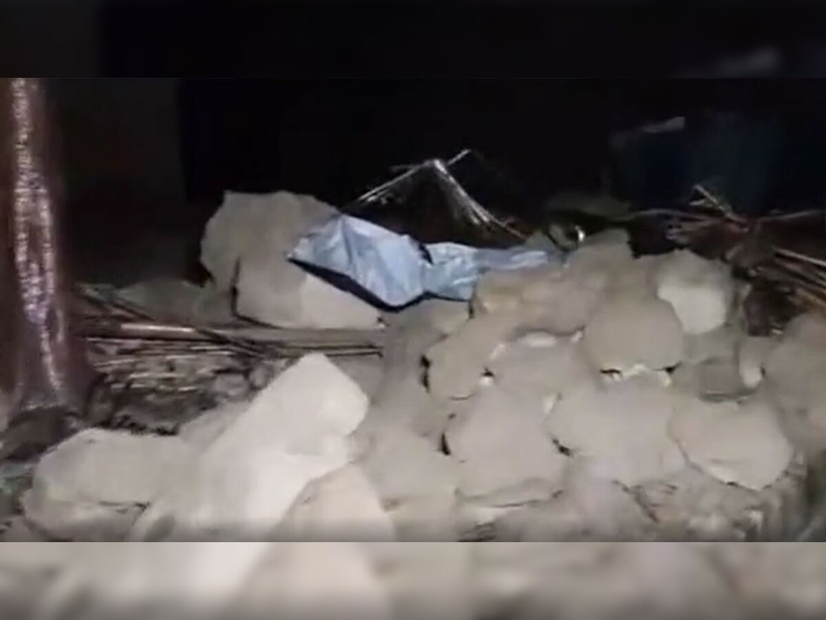 Etawah wall collapse: भारी बारिश के चलते गिरी दीवार, 4 सगे भाई-बहनों की दब कर मौत