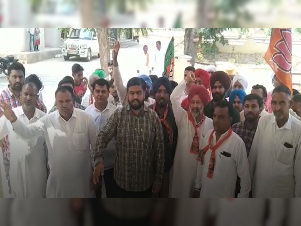 Raisinghnagar: यूरिया की पूर्ति की मांग को लेकर BJP ने किया प्रदर्शन, पहुंचे एसडीम कार्यालय