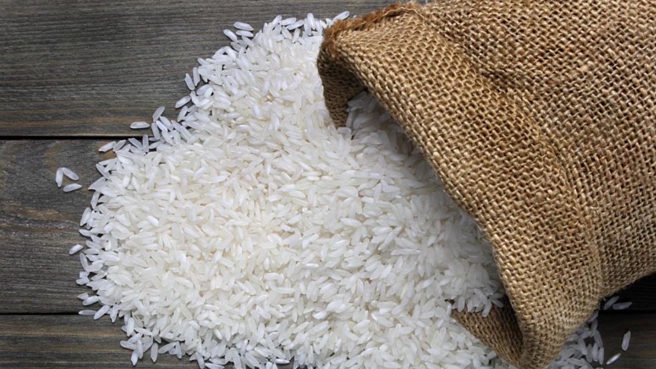 चावल के दामों में होती रहेगी बढ़ोतरी, जानें सरकार ने कीमतों पर क्या बोला
