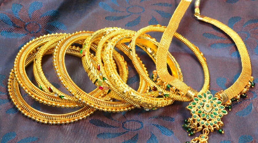 Gold Price 23 Sep: सर्राफा बाजार में 8900 रुपये टूटा सोना, आज इतने में बिक रहा गोल्ड