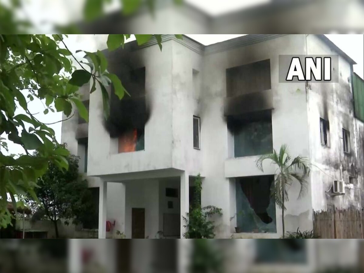 Ankita murder case : भीड़ ने आरोपी की फैक्ट्री में लगाई आग, रिजोर्ट पर सरकार ने चलाया बुल्डोजर 