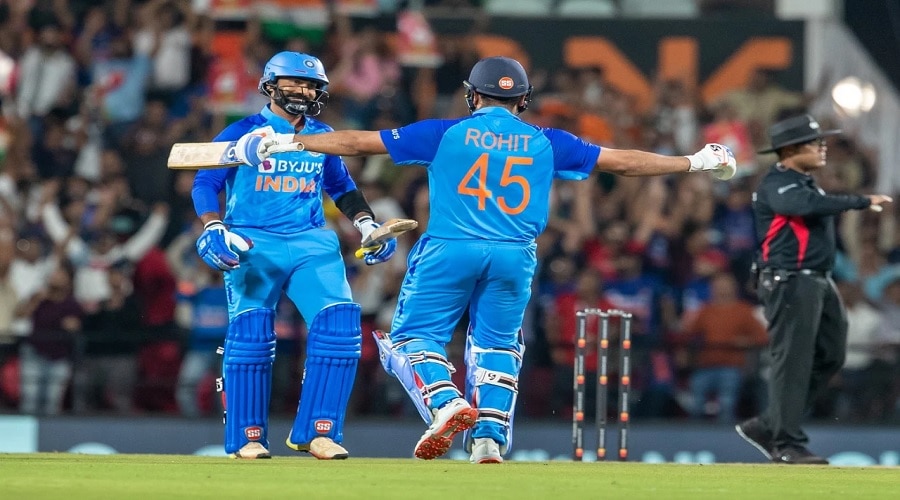 IND vs AUS T20: रोहित शर्मा की जिंदगी बदल देगा तीसरा मैच, महानतम रिकॉर्ड रचने से एक कदम दूर