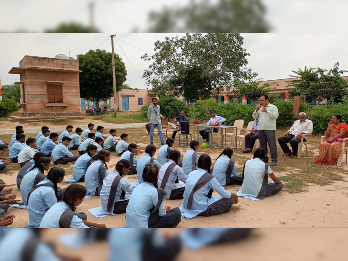 मेड़ताः सरकारी स्कूल में बाल सुरक्षा को लेकर किया जागरूक, साइबर बुलिंइंग पर किया सचेत