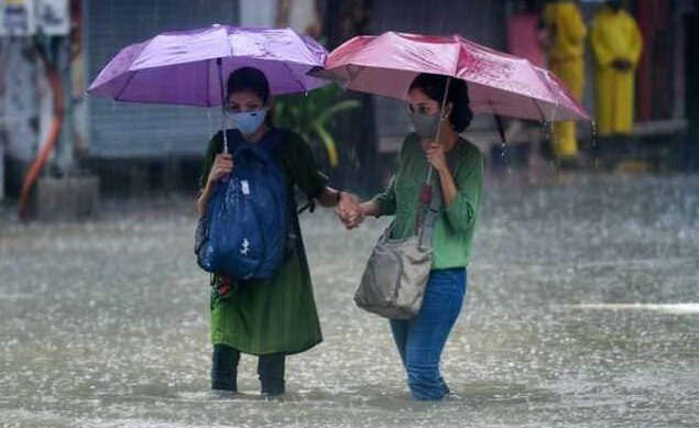 Delhi Weather Update: दिल्ली में आज भी बारिश के आसार, IMD ने बताया रविवार को कैसा रहेगाा मौसम