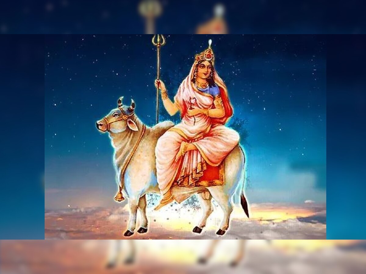 Navratri: नवरात्रि के पहले दिन मां शैलपुत्री की ऐसे करें पूजा, जानें कलश स्थापना का शुभ मुहूर्त