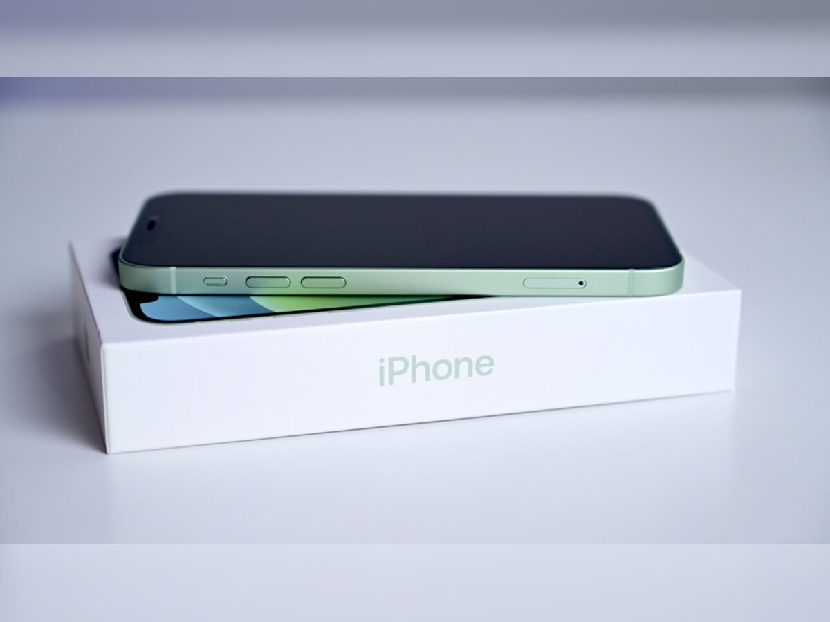 महालूट Offer! iPhone 12 मिल रहा है इतना सस्ता, खरीदने की मच गई होड़... कीमत जानकर हो जाएंगे खुश
