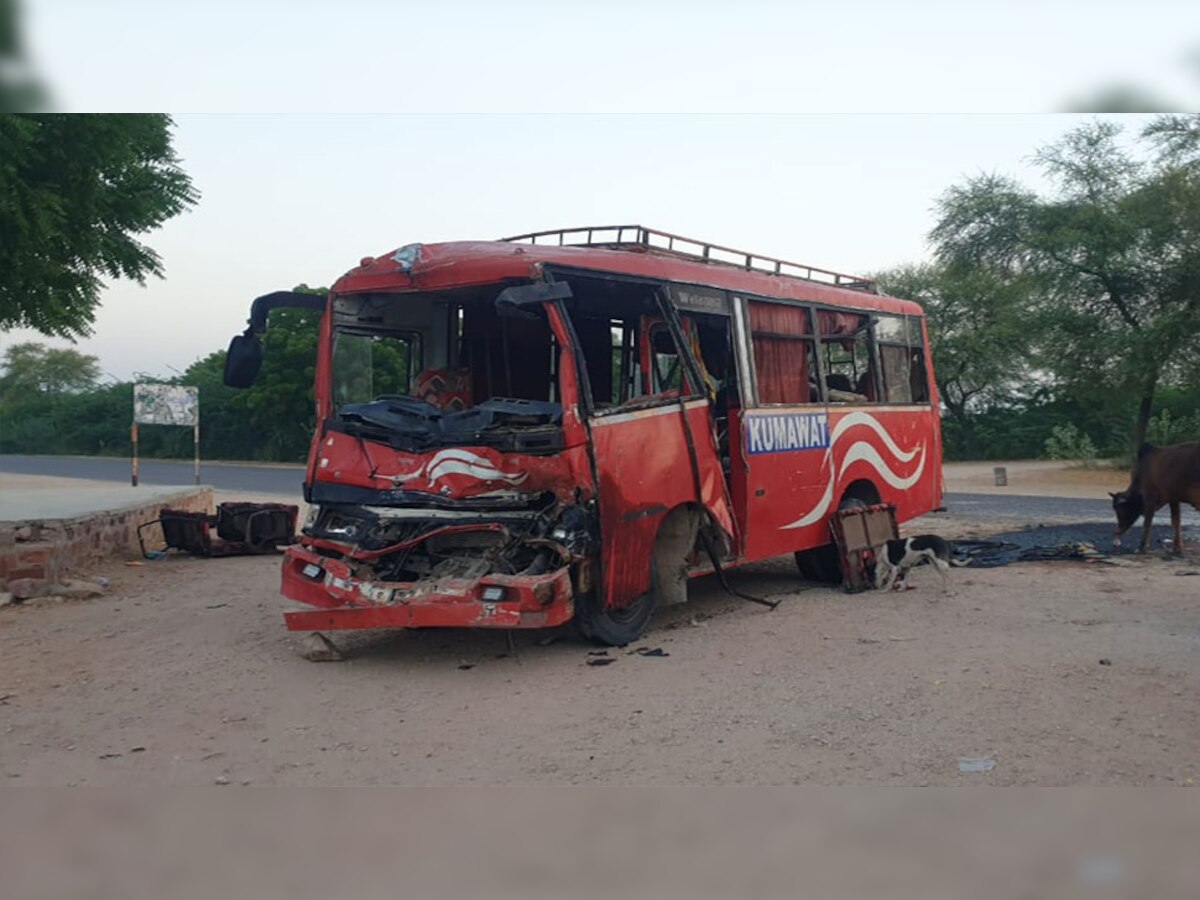 नागौर: श्रद्धालुओं से भरी बस और ट्रक में जोरदार भिड़ंत, हादसे में दो की मौत और कई गंभीर घायल 