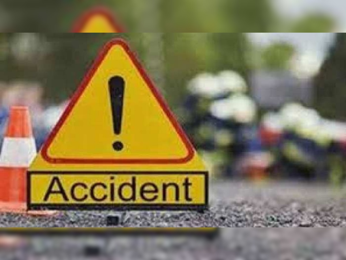 Lakhimpur Road Accident: लखीमपुर में बस और ट्रक की आमने-सामने की टक्कर, 8 लोगों की मौत, 20 से ज्यादा घायल