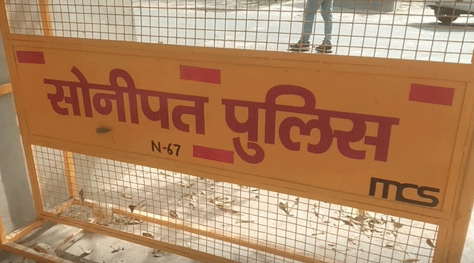 sonipat liquor theka loot the looting done by strength of gun atncr