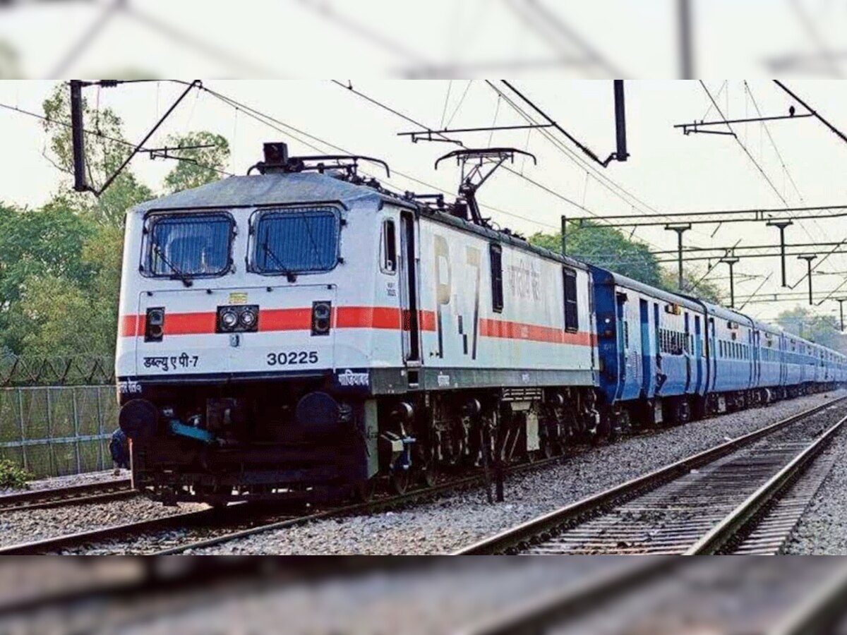 Railway News: यात्रियों के लिए बड़ी खुशखबरी, दीपावली-छठ पर चलेंगी स्पेशल ट्रेन, इन चीजों की मिलेगी सुविधा