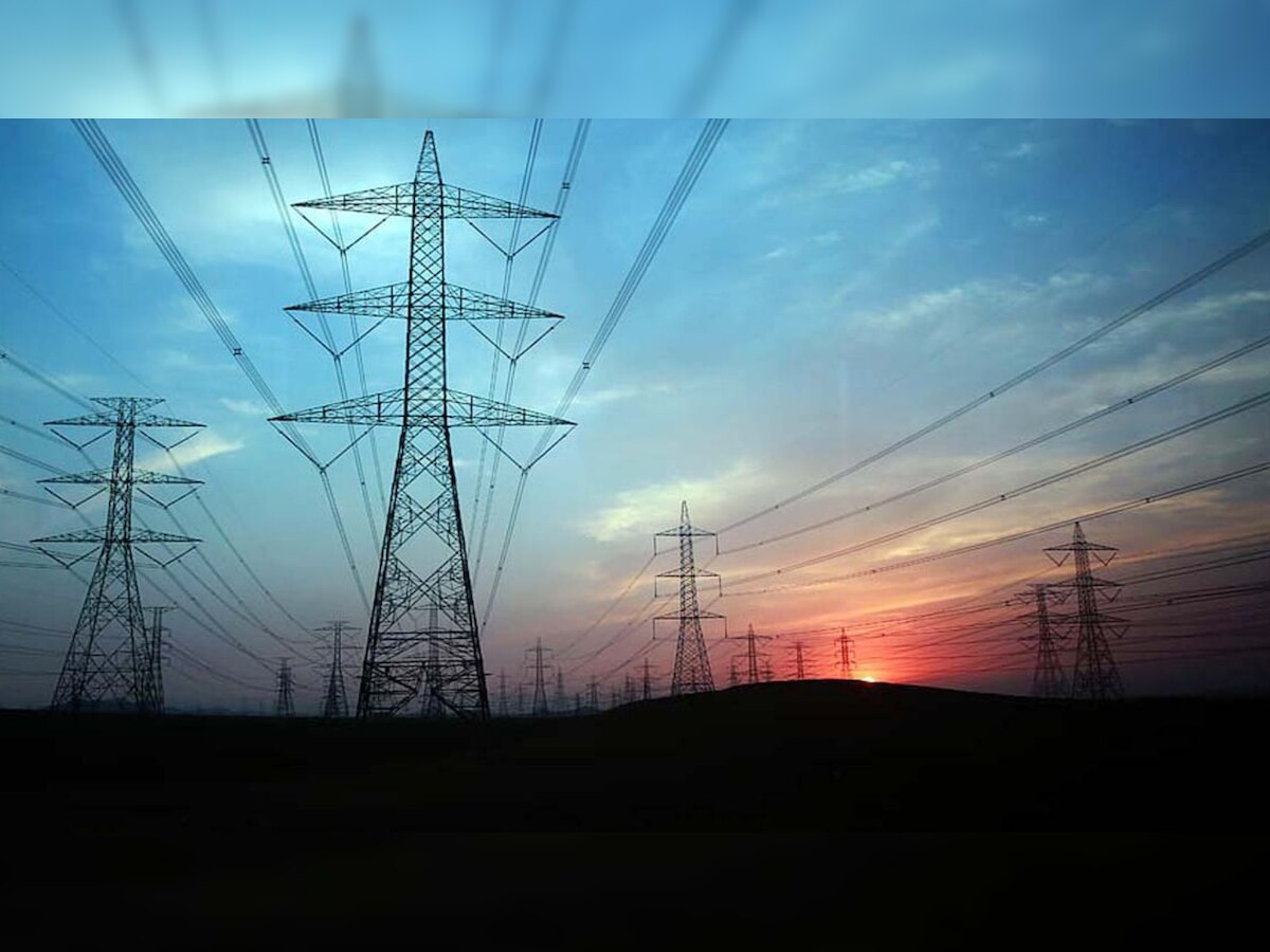 Lucknow: बिजली विभाग के अधिकारी ने बिजली कर्मियों पर दर्ज कराई FIR मचा हड़कंप, जानिए पूरा मामला
