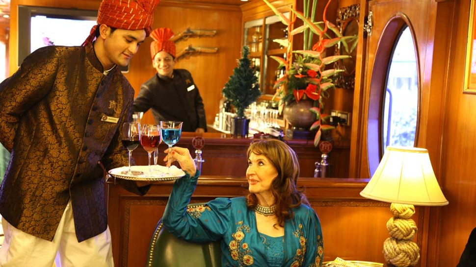 Indian Railways: सिर्फ एक टिकट की कीमत 38,00,000! अंदर जाकर जी सकते हैं 'राजा वाली लाइफ'