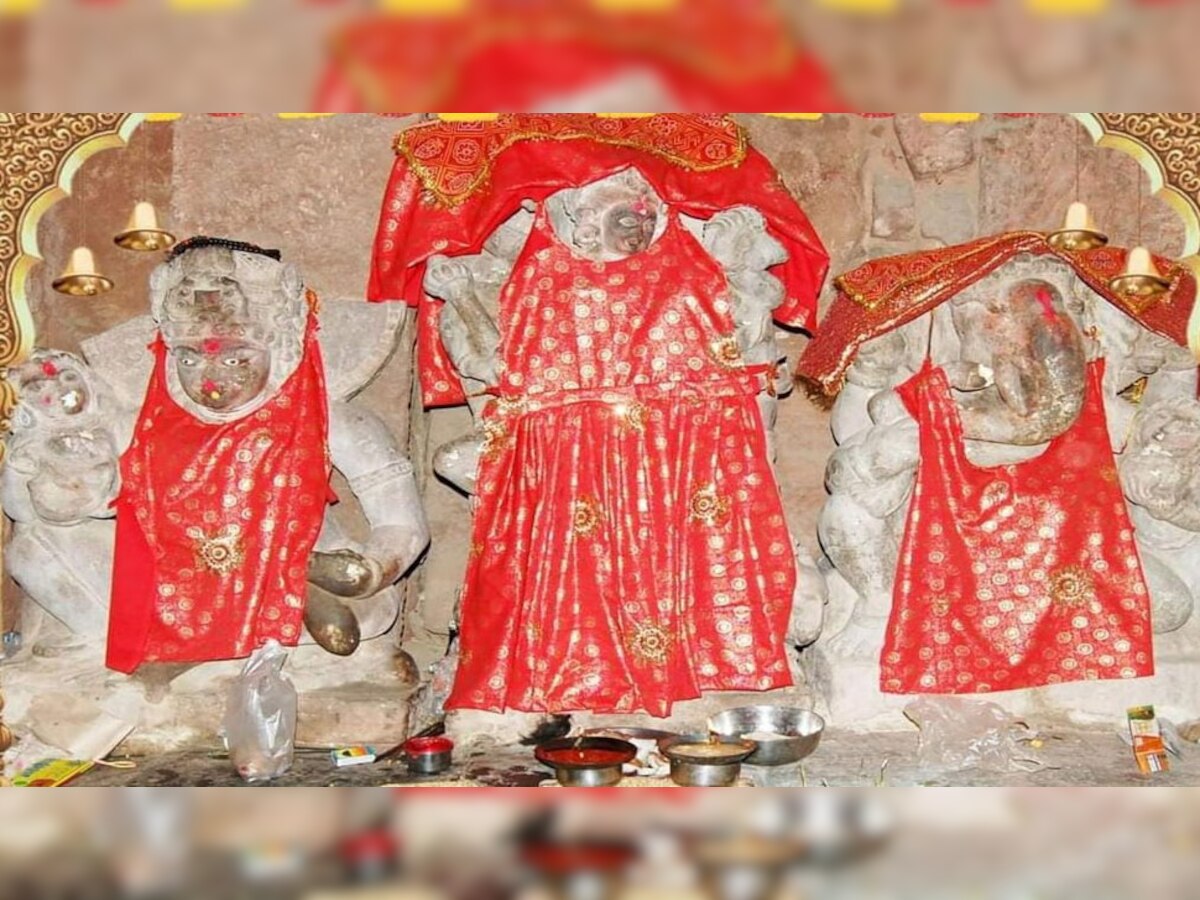 10 साल के इंतजार के बाद देवी की पूजा अर्चना.