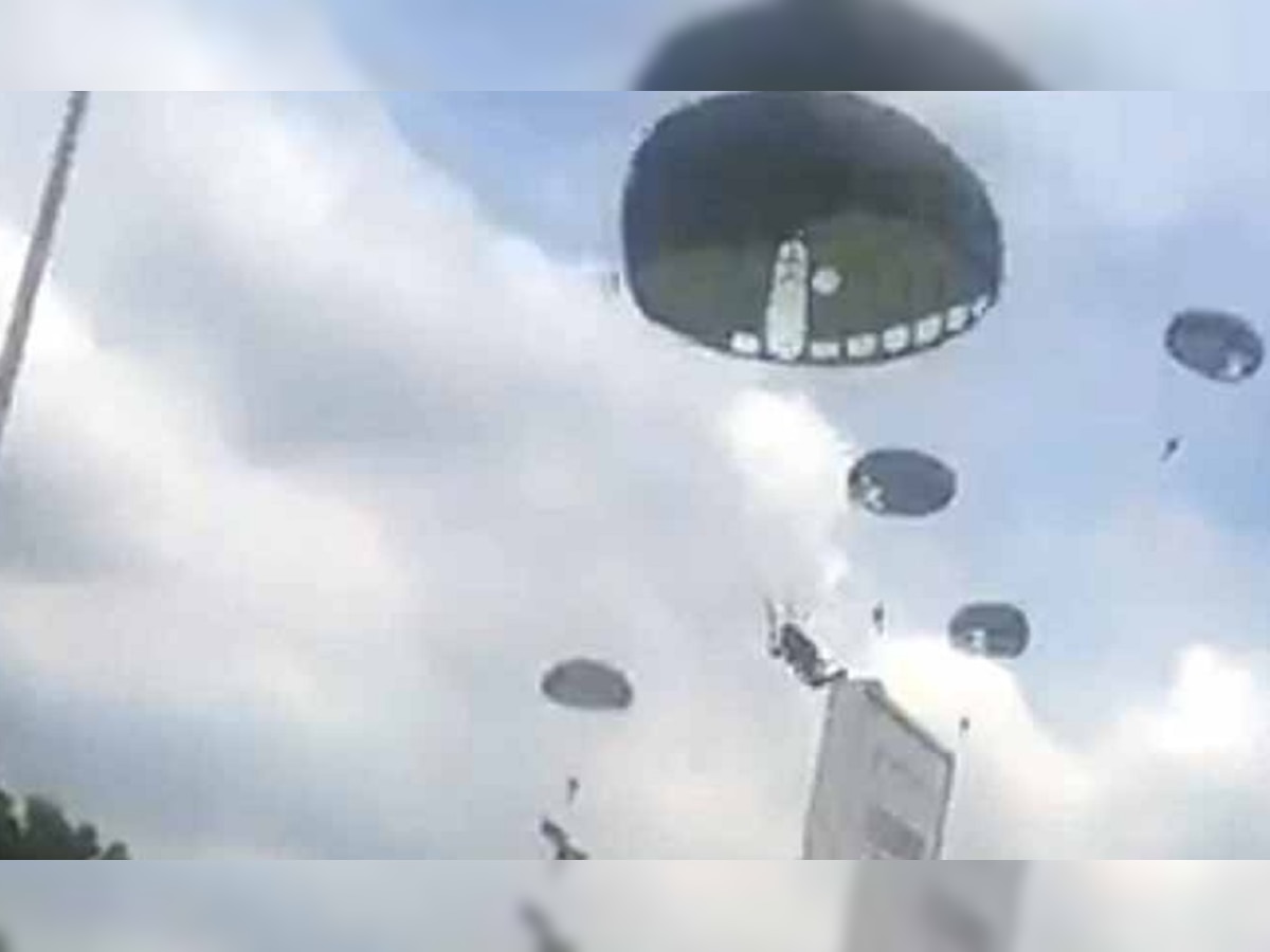 Torn Parachute: फ्रीडम डे की रिहर्सल में चूक, इस देश में सेना के जवान फटे पैराशूट के साथ कूद पड़े और फिर..