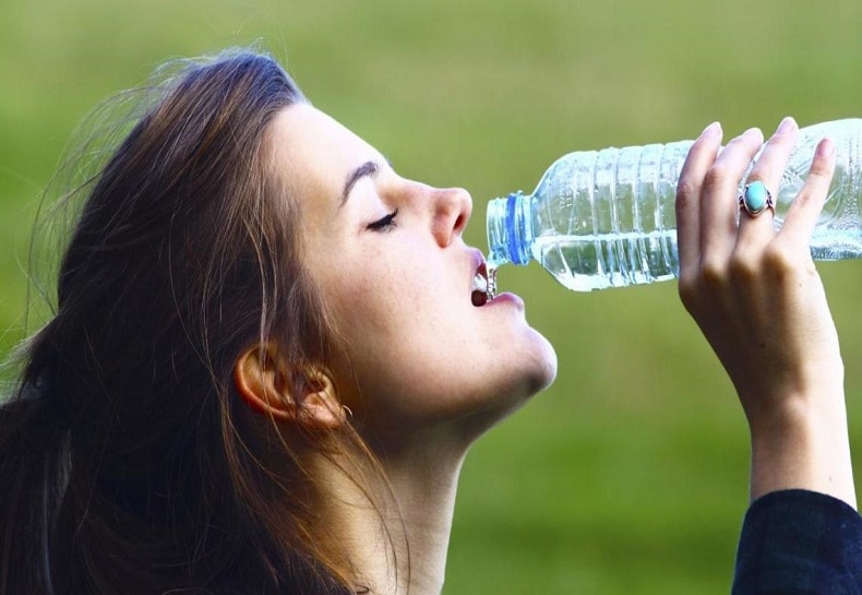 Harmful Effects of Drinking Water in Plastic Bottles know the cause