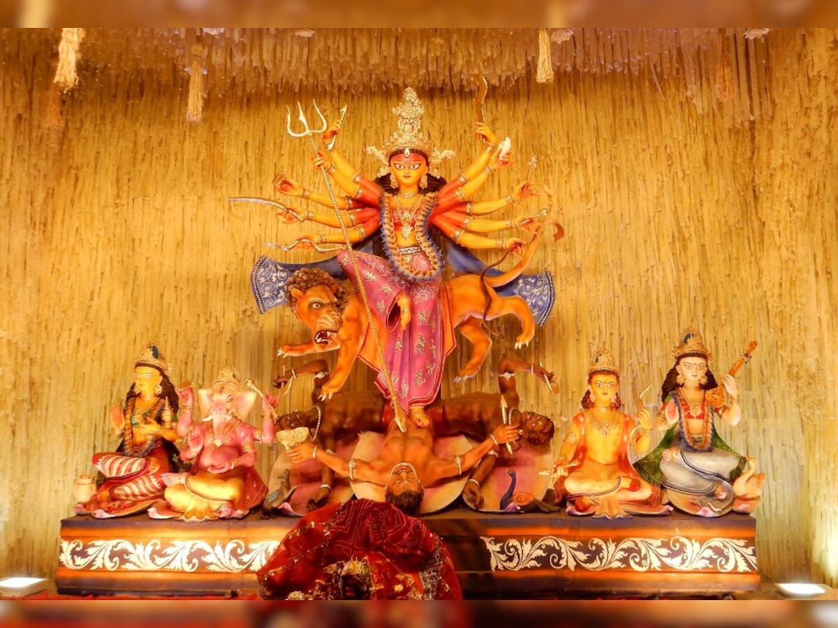 Navratri CM Soren: सीएम सोरेन ने की नवरात्रि पूजा, हरमू स्थित पंच मंदिर पूजा पंडाल का किया उद्घाटन