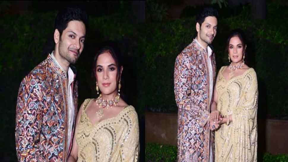 Richa Chadha Ali Fazal: चमचमाती सुनहरी साड़ी, कानों में झुमके और गले में हार…होने वाली दुल्हन का ये रूप देख फिदा हुए फैंस