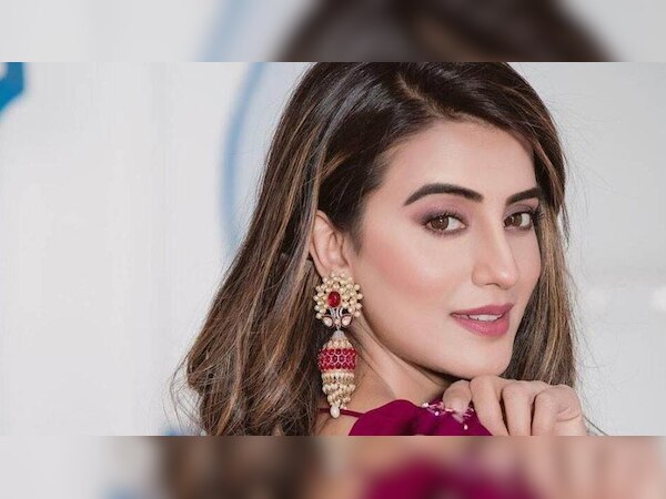 Akshara Singh Live Show: लाइव शो के दौरान अक्षरा सिंह ने क्यों कहा, लड़की होने पर है गर्व 