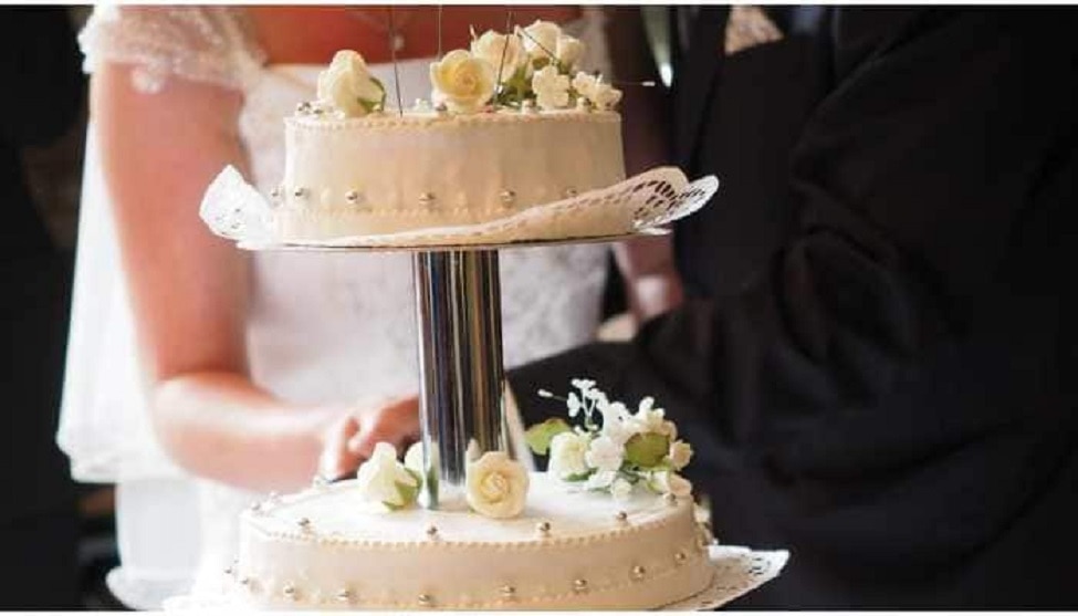 Guest in Wedding: शादी में मेहमान ने कर दी ऐसी हरकत, दूल्हे-दुल्हन ने वीडियो भेजकर हर्जाना ले लिया