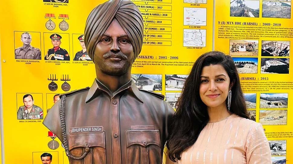 बॉलीवुड अभिनेत्री निम्रत कौर के पिता की प्रतिमा का अनावरण; मिल चुका है शौर्य चक्र