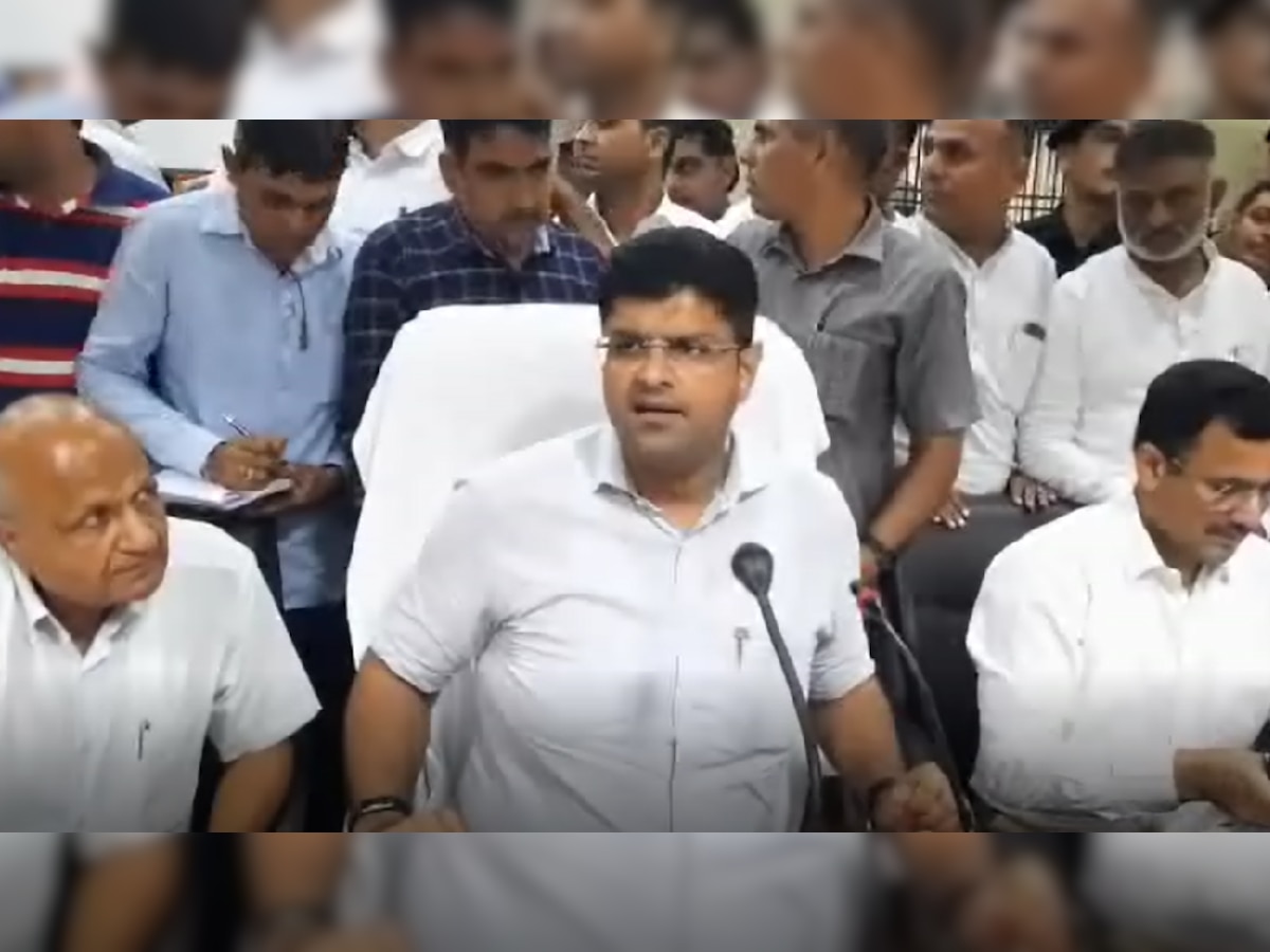 बेरोजगारी पर बोले Dushyant Chautala, कांग्रेस ने चलवाई थीं गोलियां और रोजगार के लिए हमने खोले प्लांट 