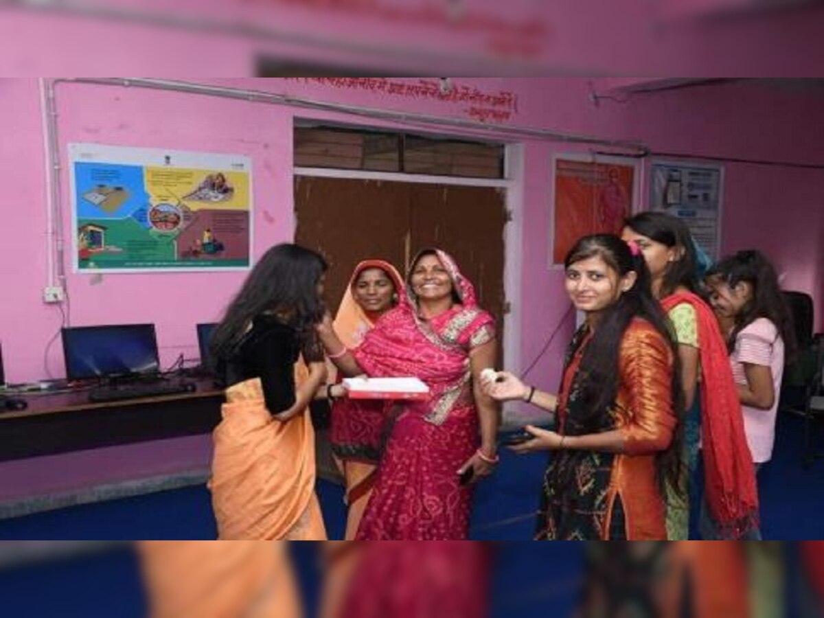 गांधी जयंती पर अजबपुरा महिला सरपंच ने शुरू की डिजिटल साक्षरता की मुहिम