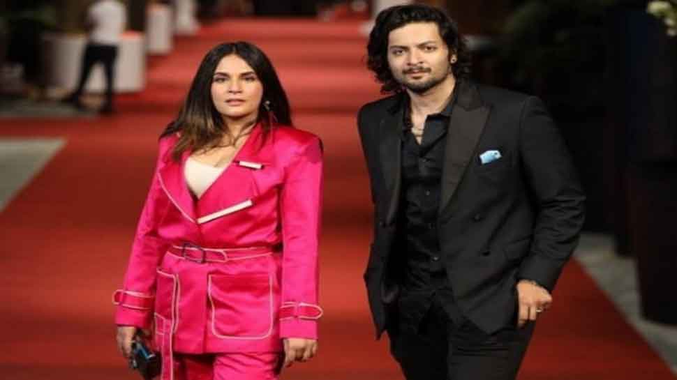 Richa Chadha: दिल्ली में मेहंदी, संगीत के बाद शादी करने मुंबई पहुंचीं ऋचा, दूल्हे मियां नहीं नजर आए साथ