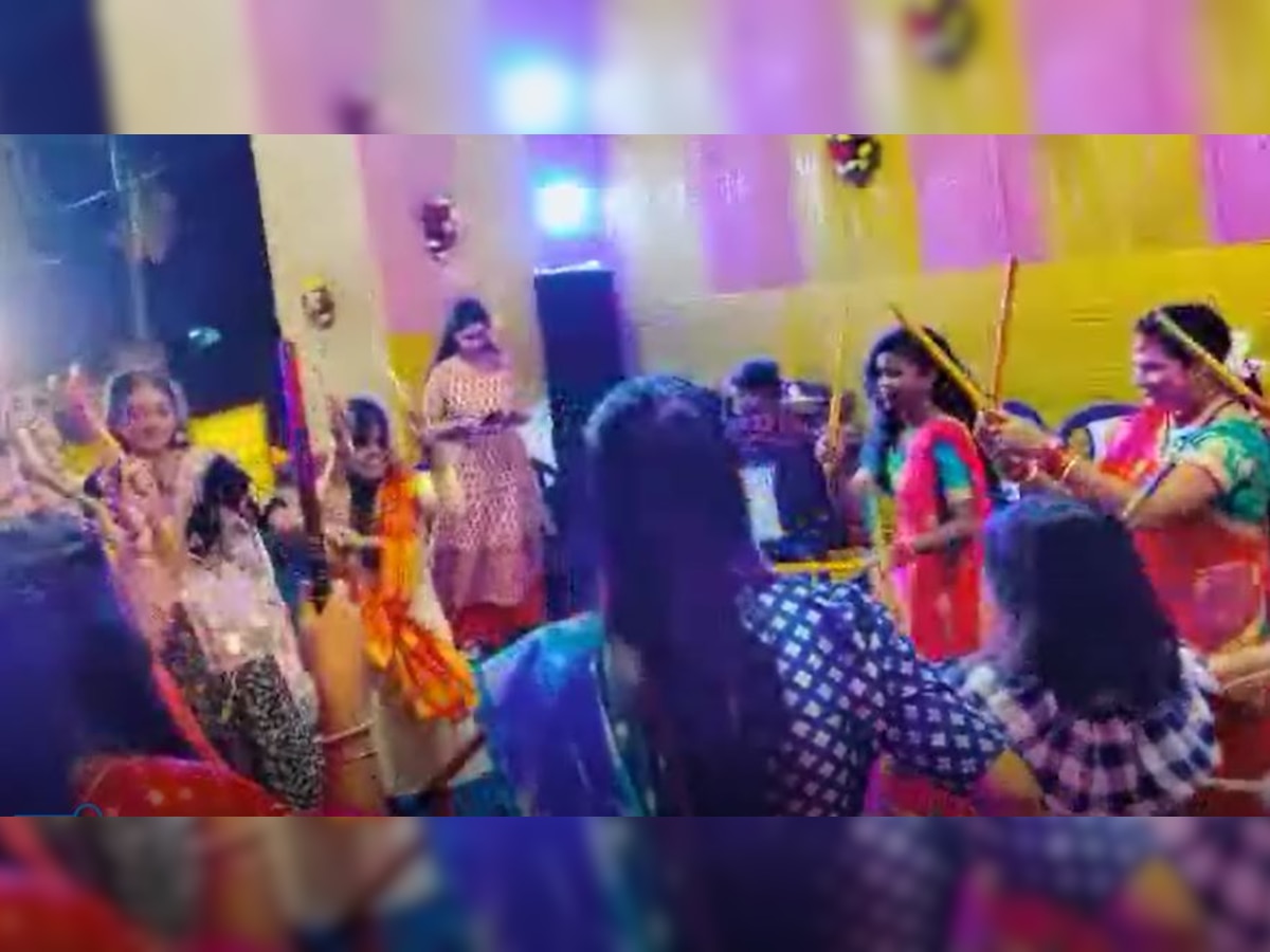 Pakud Navratri Puja: यहां पांच साल से महिलाएं ही आयोजित कर रही हैं दुर्गा पूजा, जानिए खासियत