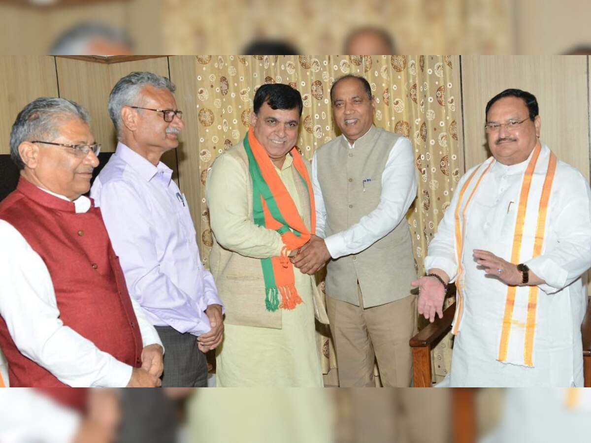 हिमाचल चुनाव से पहले कांग्रेस को झटका, पूर्व सांसद सुरेश चंदेल ने थामा BJP का हाथ