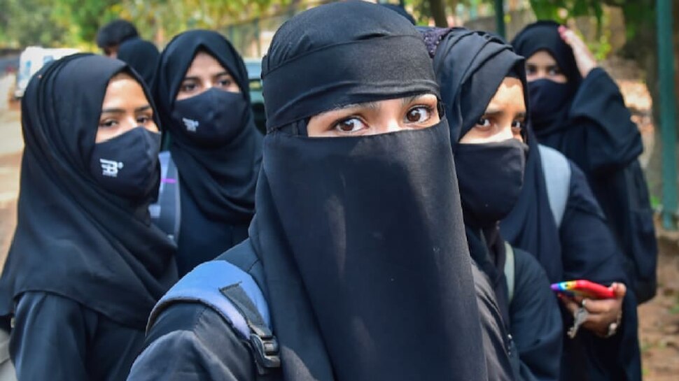 Hijab Ban के खिलाफ सिख महिला चरणजीत कौर खालसा ने Supreme Court में दायर की पुनर्विचार याचिका