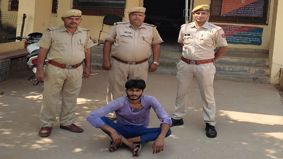 Sapotra: वाहनों की चेकिंग के दौरान पुलिस ने रिवाल्वर के साथ बदमाश को किया गिरफ्तार