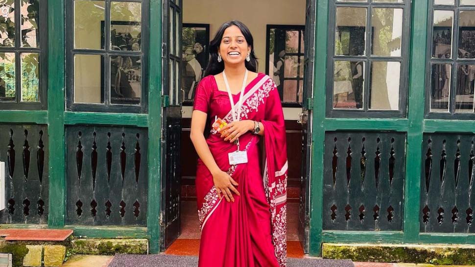 Vandana is the first IAS officer from her village and school, know what is  the secret of success | IAS Success story: अपने गांव और स्कूल से पहली आईएएस  अफसर हैं वंदना,