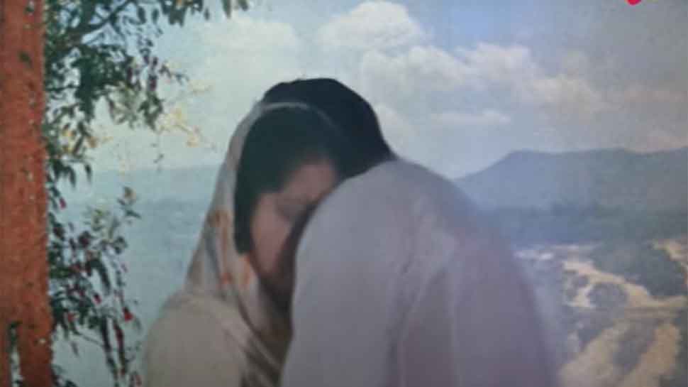 Pakeezah: फिल्म के एक गाने में क्यों छिपाया गया एक्ट्रेस का चेहरा? क्या Meena Kumari की जगह थी कोई और अभिनेत्री!