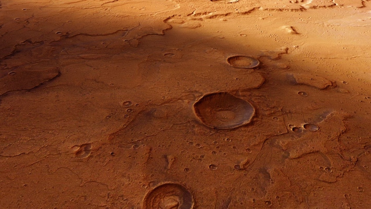 मंगल ग्रह पर मिले पानी के साक्ष्य, क्या यह वहां जीवन के अस्तित्व का संकेत है