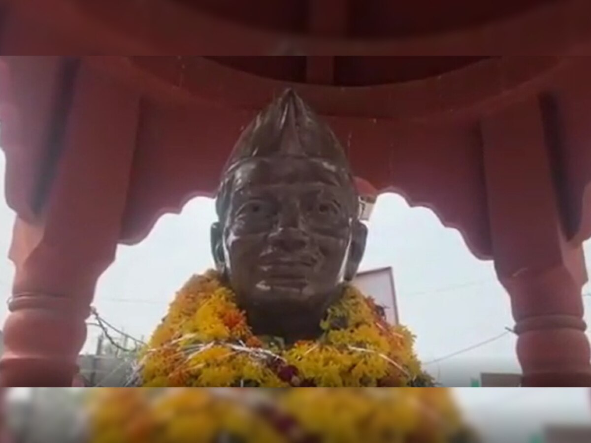 Eyes of Lal Bahadur Shastri Statue Stolen