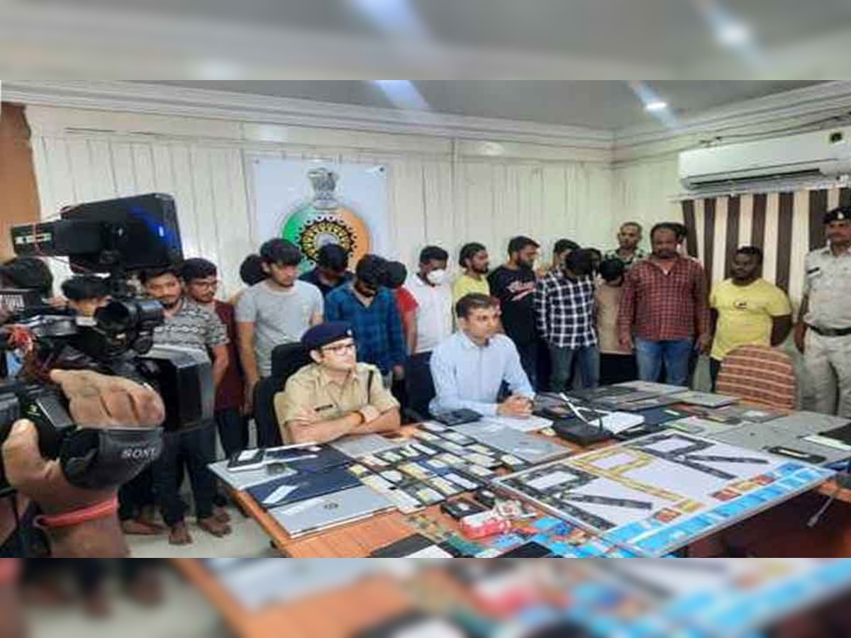 रायपुर पुलिस की महादेव सट्टा एप पर बड़ी कार्रवाई, 28 सटोरियों को किया गिरफ्तार