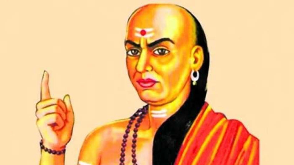 Chanakya Niti: पुरुषों की इन आदतों को महिलाएं करती हैं पसंद, आज ही बदलें स्वभाव मजबूत रहेगी लव लाइफ Chanakya Niti: पुरुषों की इन आदतों को महिलाएं करती हैं पसंद, आज ही बदलें स्वभाव मजबूत रहेगी लव लाइफ
