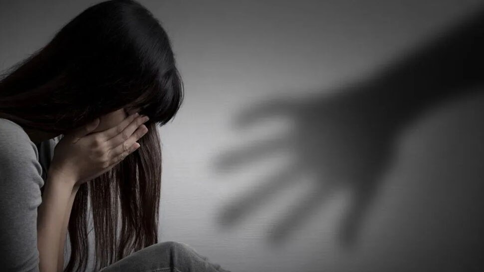 Delhi Crime: दिल्ली के स्कूल में 11 साल की छात्रा से सीनियर्स ने किया गैंगरेप, स्कूल ने दबा दिया मामला! हरकत में आया DCW