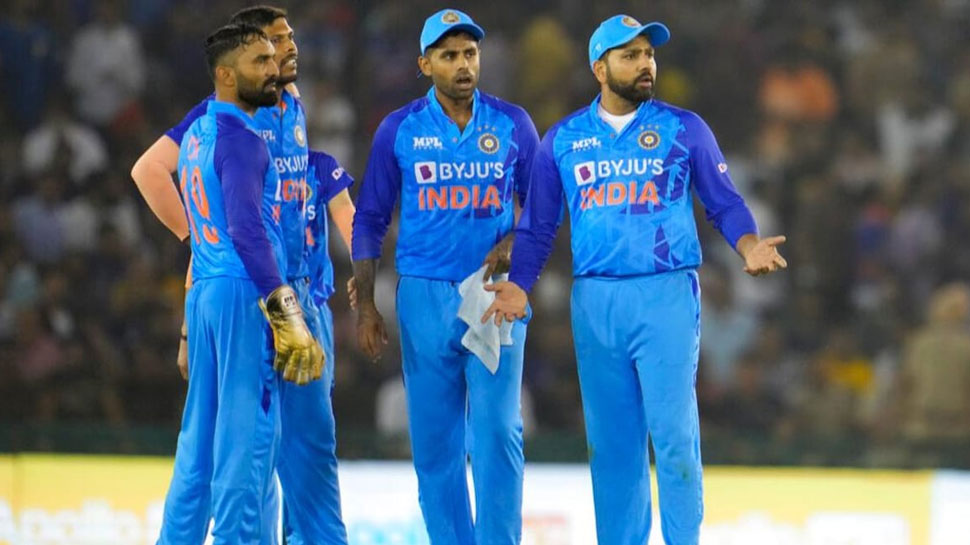 Team India: टीम इंडिया पर टूटा दुखों का पहाड़, बुमराह-जडेजा के बाद अब ये खिलाड़ी भी हुआ चोटिल