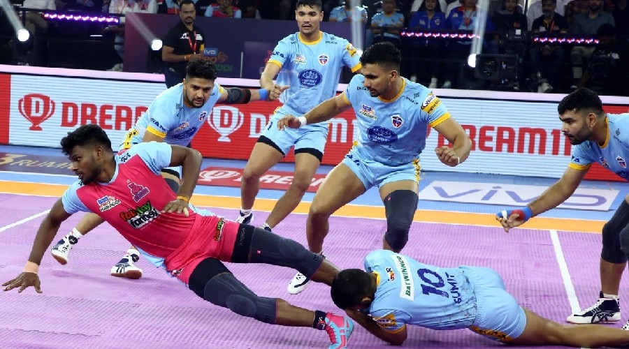 Pro Kabaddi League 2022: आखिरी रेड में जीती यूपी योद्धा, रोमांचक मुकाबले में जयपुर हारी