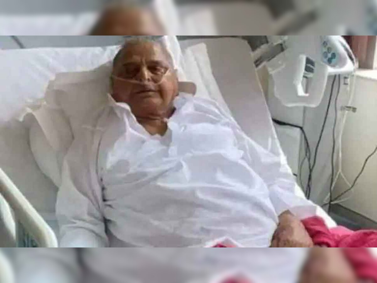 Mulayam Singh Yadav के स्वास्थ्य को लेकर चिंतित समर्थक अस्पताल में फूट-फूट कर रोए, कहा- नेताजी के लिए जान दे देंगे