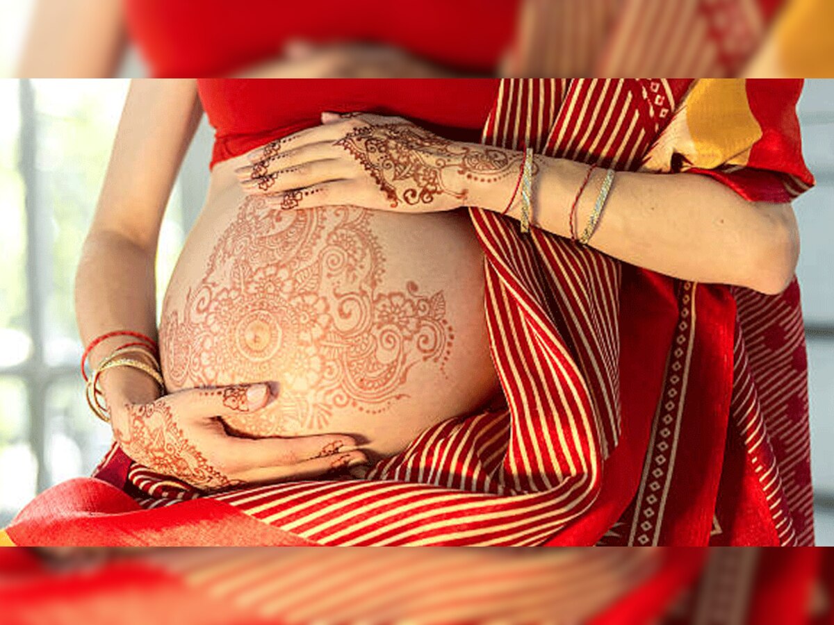 Karwa Chauth in Pregnant: प्रेग्नेंसी में रखने जा रही हैं करवाचौथ का व्रत तो निर्जल व्रत की जगह करें ये उपाय